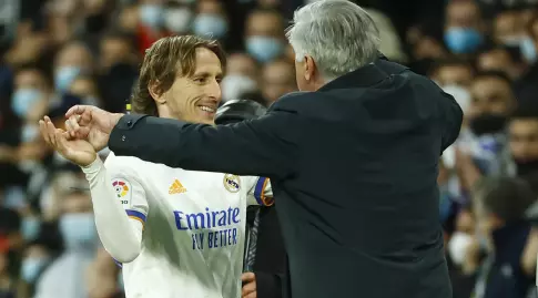 Luca Modric and Carlo Ancelotti (Reuters)