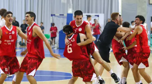 Gilboa Springs players celebrate (Shahar Gross)