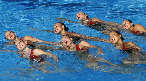 נבחרת ישראל בשחייה אומנותית (רויטרס)