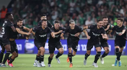 Hapoel Beer Sheva players celebrate (Radad Jabara)